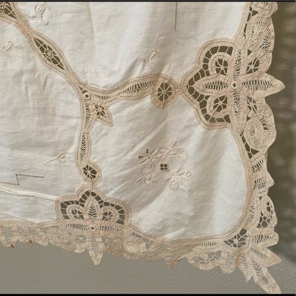 VINTAGE Hand Made Italian Embroidery Linen Cloth - Picture 6 of 6